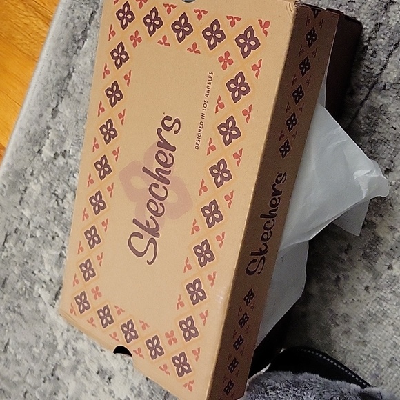 Woman's slippers size 7.5 - Picture 3 of 5